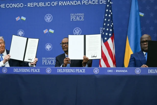 “DRC President Felix Tshisekedi and Rwanda President Paul Kagame signing the Washington Accords for Peace and Prosperity in Washington.”